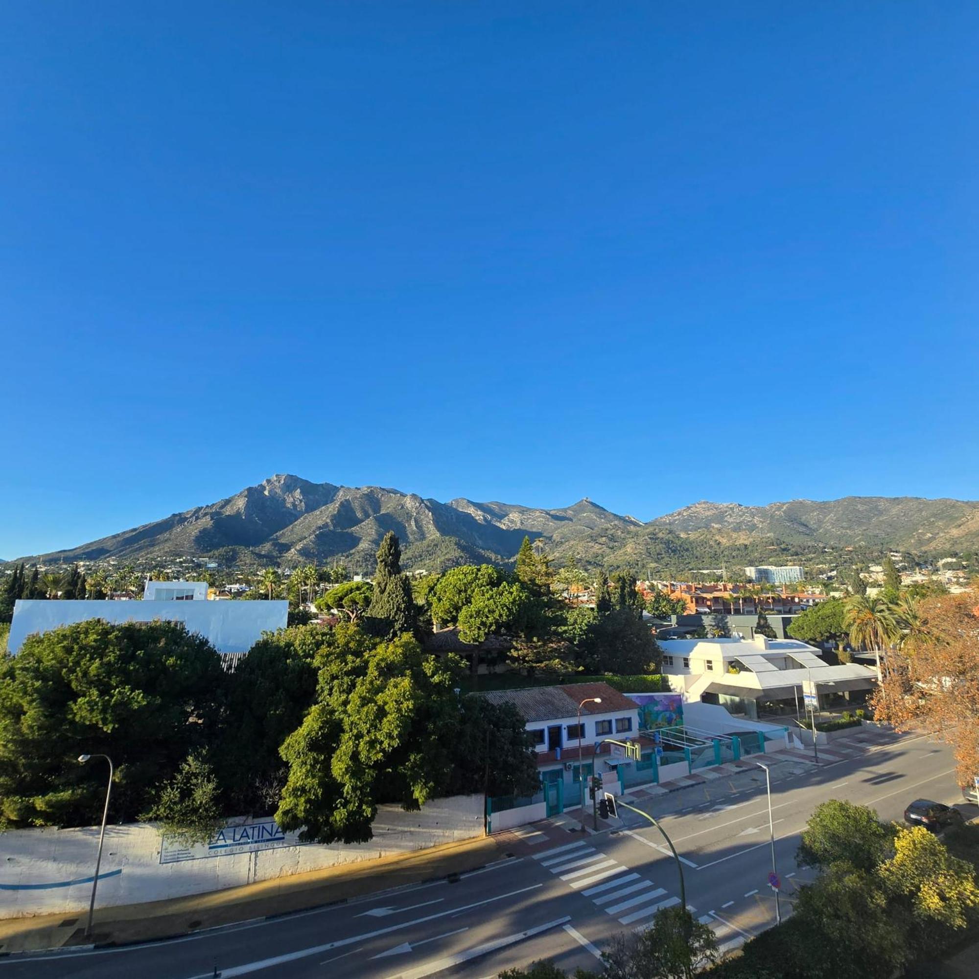 Center Walking Distance And Plaza De Naranjos Apartment Marbella
