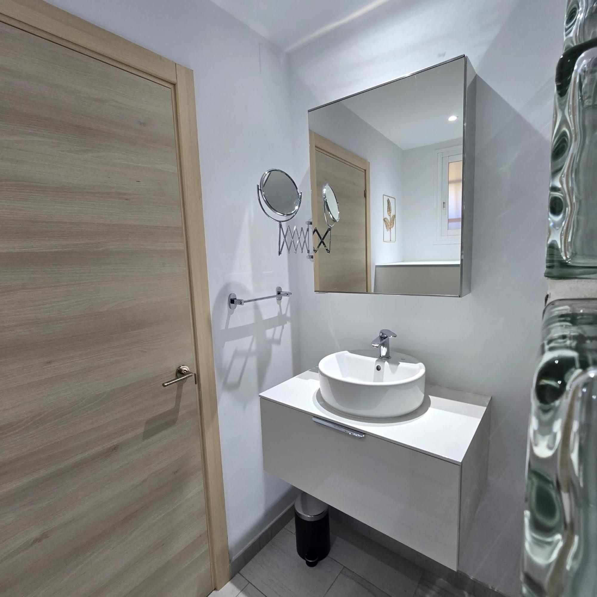 Center Walking Distance And Plaza De Naranjos *