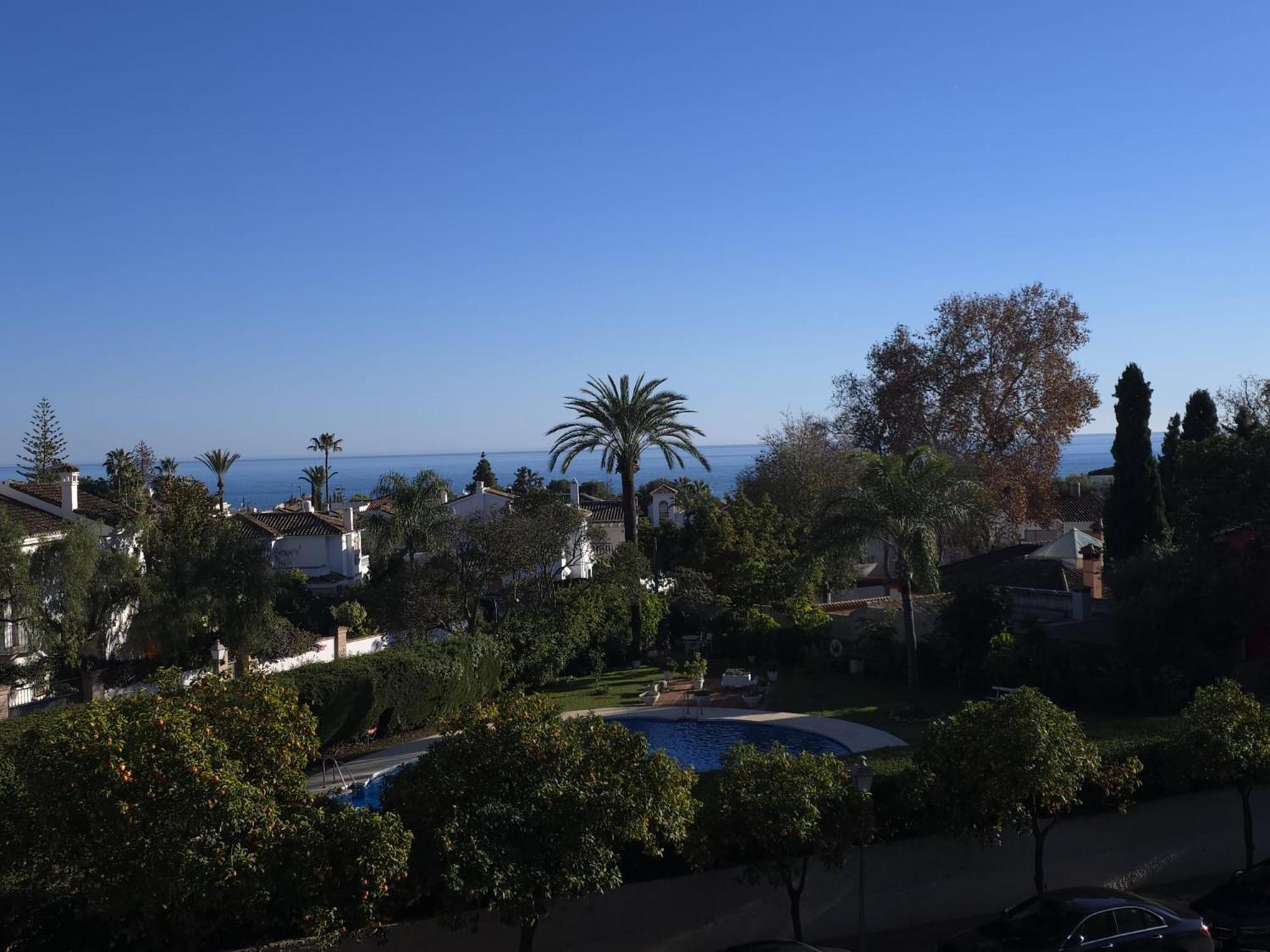 Center Walking Distance And Plaza De Naranjos Marbella